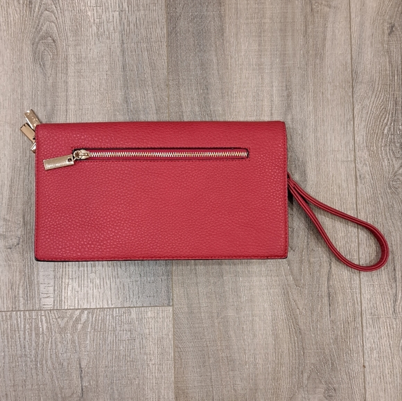 EUC Dark Pink Clutch - Picture 3 of 3